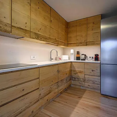 Luxury 3bdr With Private Appartement *
